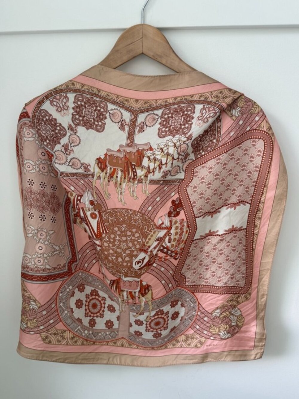 WENSLI 100% Pure Mulberry Silk Square Scarf Camels & Horses Pink Beige